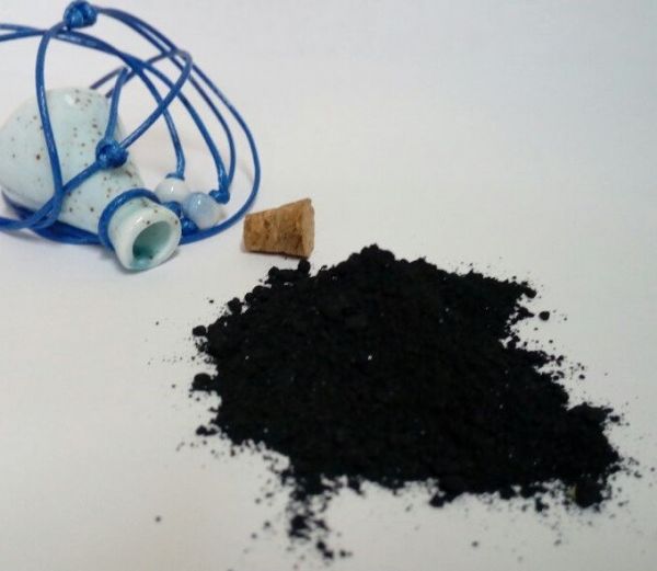 Kohl for eyes charcoal powder black Iranian in a ceramic jug Gazala Leil Kohl for eyes charcoal powder black Iranian in a ceramic jug Gazala Leil